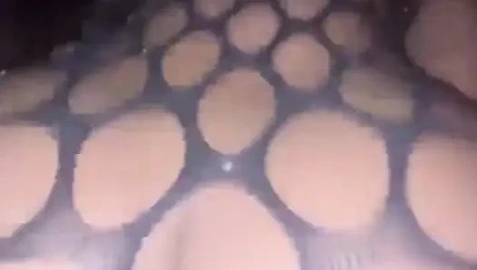 Siyah üvey kız kardeşini sikiyor ve amının içine boşalıyor