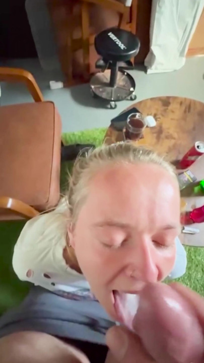 a szomszéd lány szopás cumshots öklözés | 1. klip