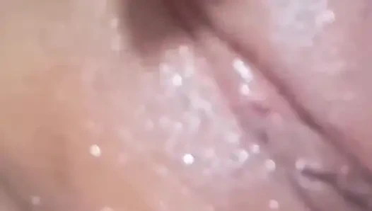 Wanita Kolombia lagi asik muasin dirinya sendiri dengan nikmat