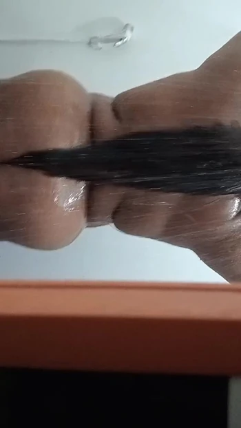 Desi Bhabhi taking shower