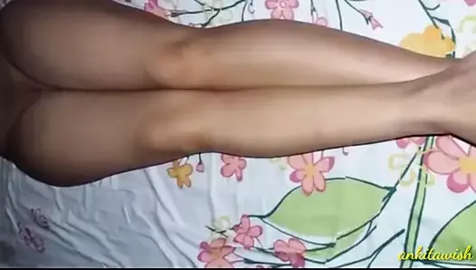 インド人ヌード少女が体とマンコを見せつける
