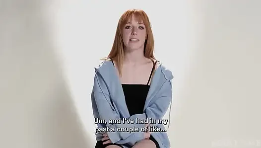 Madi Collins ailesinin diş fırçalarını çaldı!