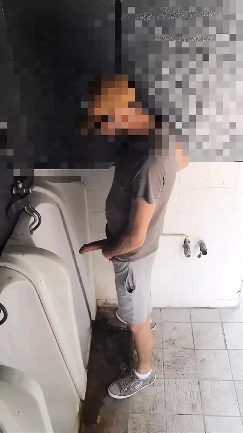 Masturbeert in de toiletten