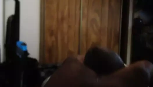 Lezbiyen öpüşme videosundaki 2. videodan mastürbasyon yapın.