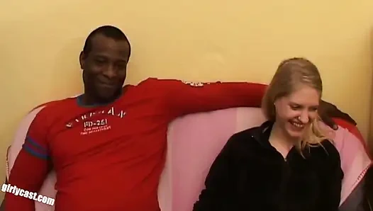 Teen katis erster bbc, während ihr freund zuschaut