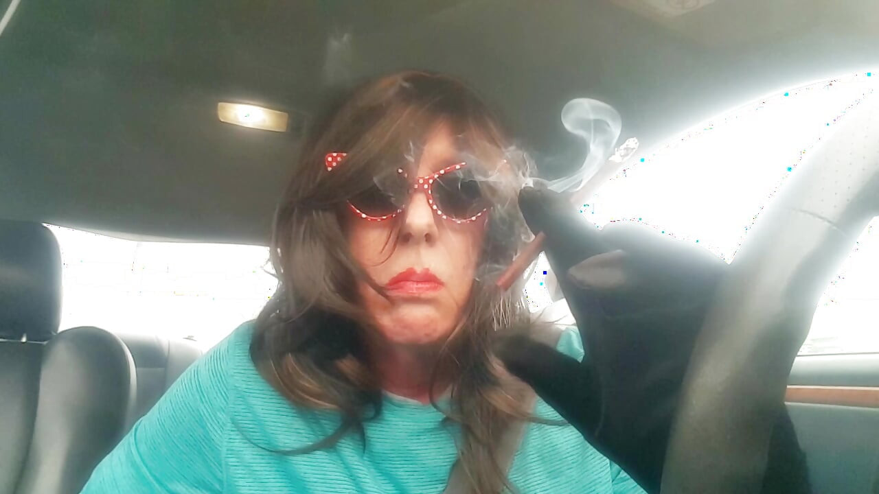 MRS. ROMAN - A MATURE BRUNETTE ENJOYING HER MORE 120 MENTHOS FOR YOUR PLEASURE