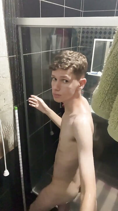 Skinny Twink Taking a Shower and Showing His Full Naked Body