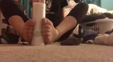 19 year old foot show