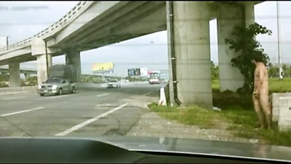 teşhirci çıplak ve otobanda mastürbasyon
