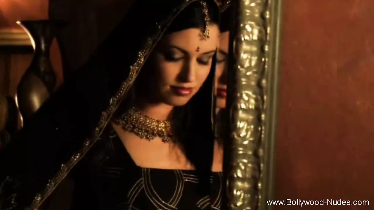 Seduction And Happiness In Erotic India