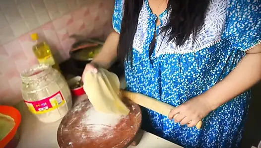 Indian Desi Hot Aunty Fucked by Neighbor Guy When She Was Cooking in Kitchen in Morning While Uncle Not at Home