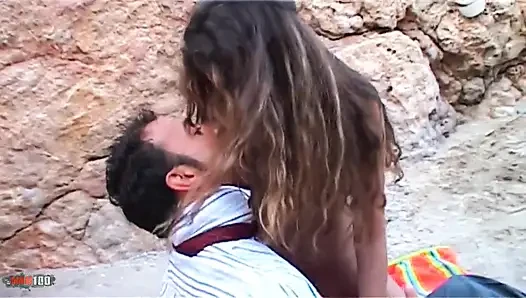 Vayana &jorge si cewek perancis rambut pirang lagi asik nyepong kontol di pantai sampai dicrot di luar ruangan
