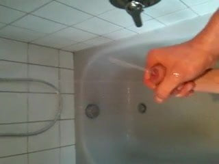 Wixxen und spritzen 4 Unter Dusche abgesprizt