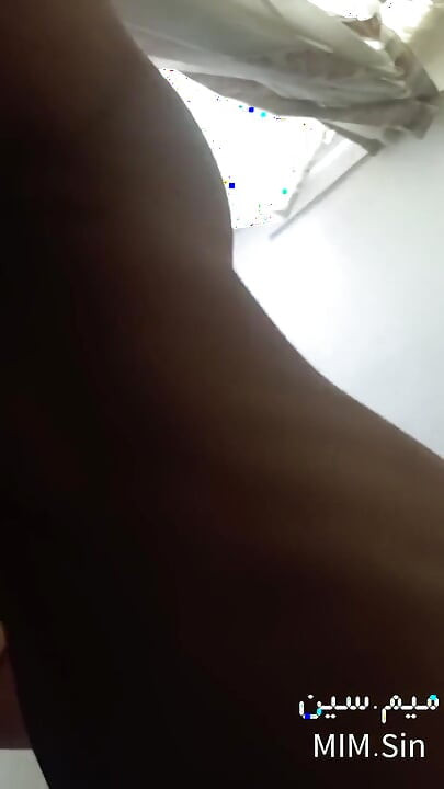 Am făcut sex sălbatic cu o femeie iraniană căsătorită ca să nu uite să-și pună un colier.