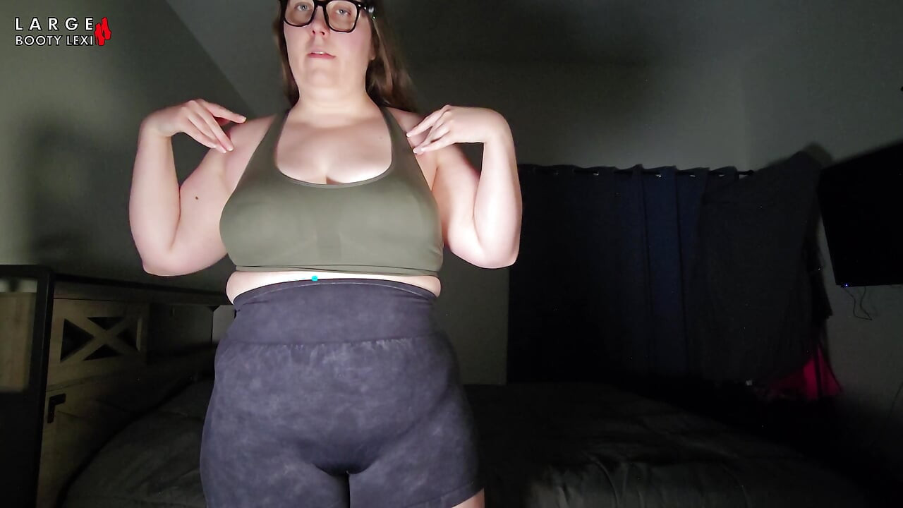 Sports Bra Try-on, Boob Bounce Tests, Naked Twerk Tease