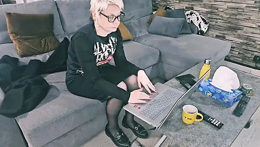 I Had to Choose Between Working or Using a Dildo on My Mature MILF Pussy