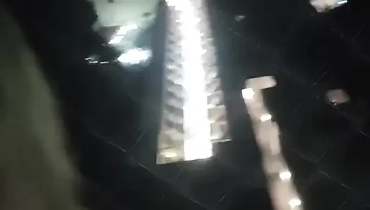 Babys, ich habe gerade dieses Video auf dem Balkon für sie gemacht!