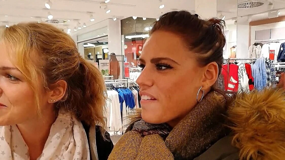 German Public Scandal FFM 3Some in Changing Room with two Dirty Girls