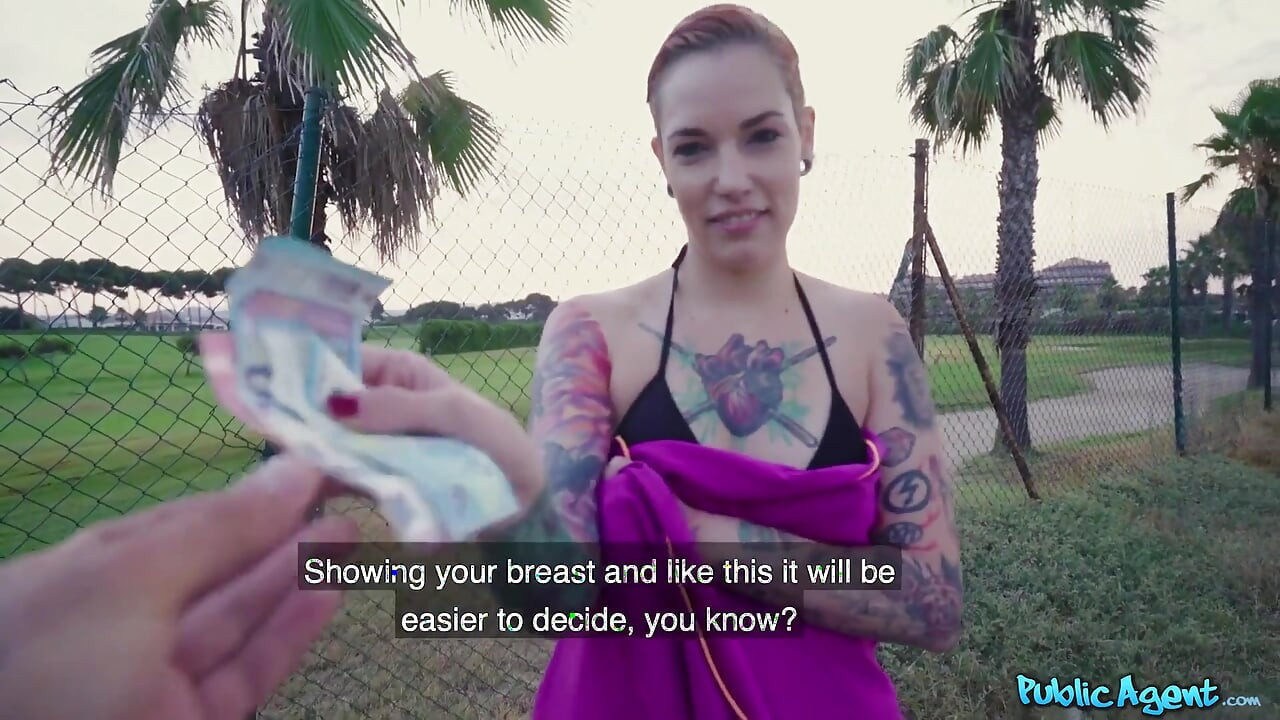 Public Agent - chica en topless tatuada Silvia Rubi lo ama duro