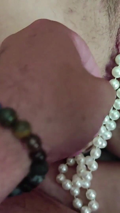 Orzo's pussy: pearl & squirt | Clip 1