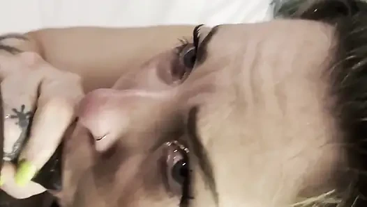 Nyepong raksasa pria kulit hitam