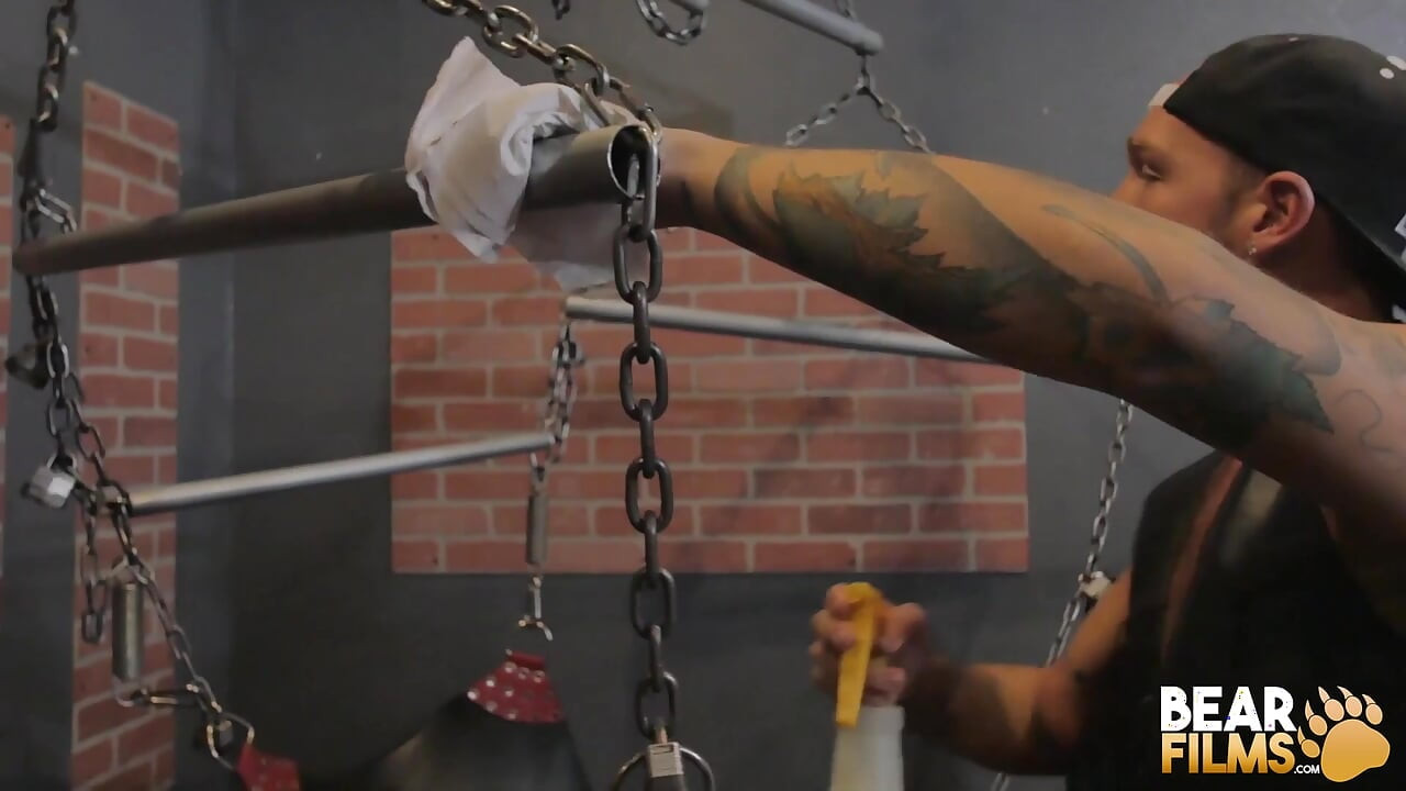 Bearfilms Mišićavi Medvjed Sebastian Sax jeban od Parkera Logana