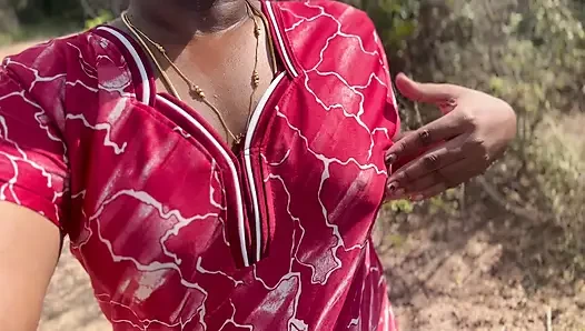 Tamilisches mädchen zieht blank, geheimer sex im freien mit ihrem freund