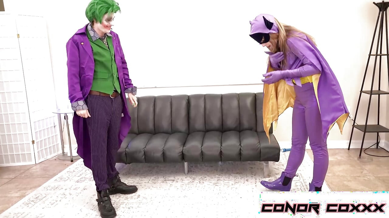 ConorCoxxx-Batgirl zostaje rozciągnięta