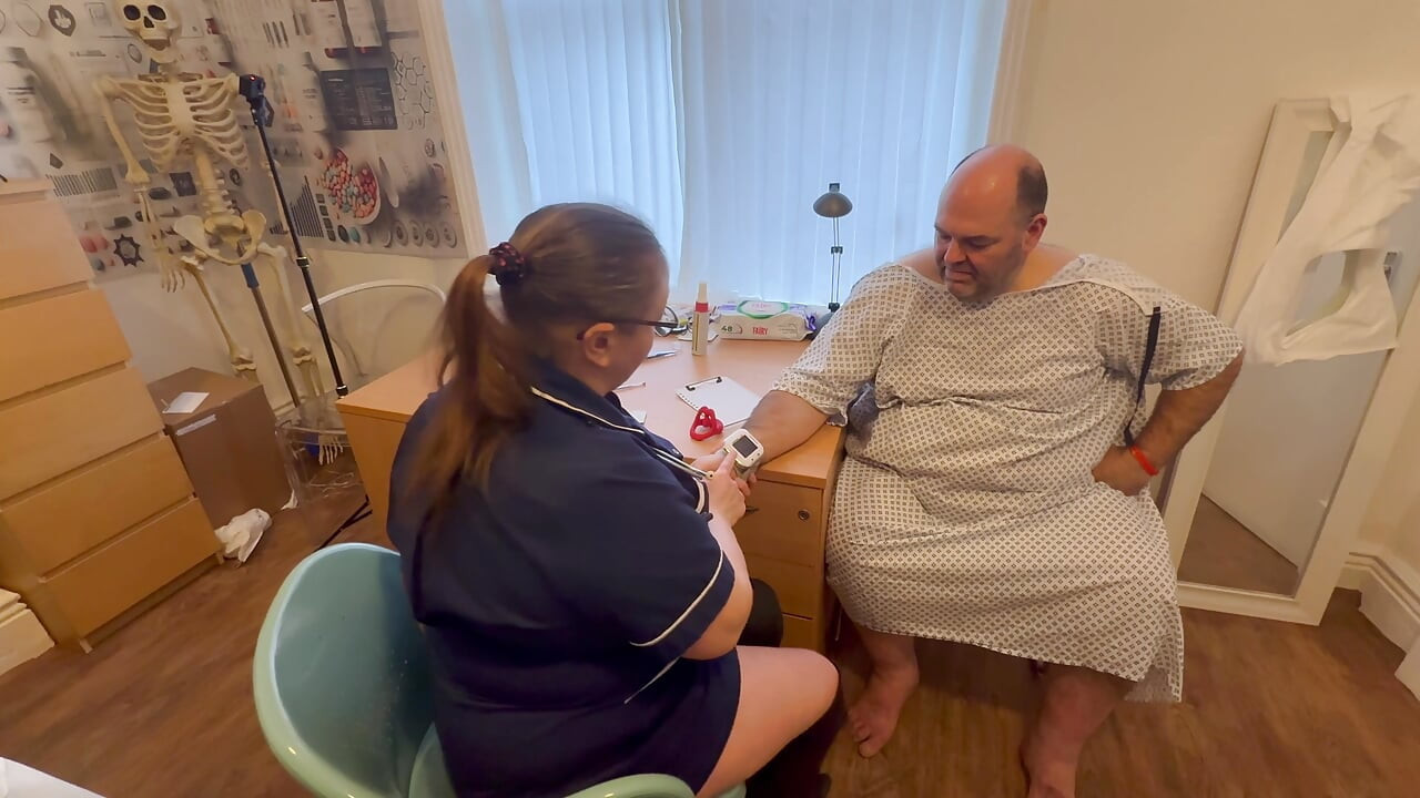 Del 1: - Matron Satana & Mr Jones går på klinik för anala frågor!