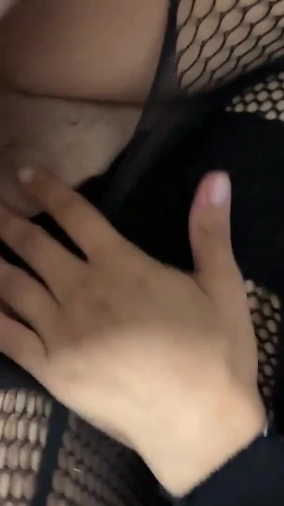 强大的时刻来自“我要求我的继子帮忙穿西装，但他变得非常饥渴，操我。