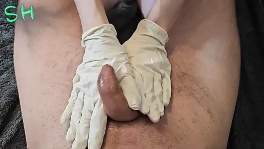 Sarışın Genç Orospu Lateks Eldivenlerle Penisimi Mastürbasyon Yapıyor!