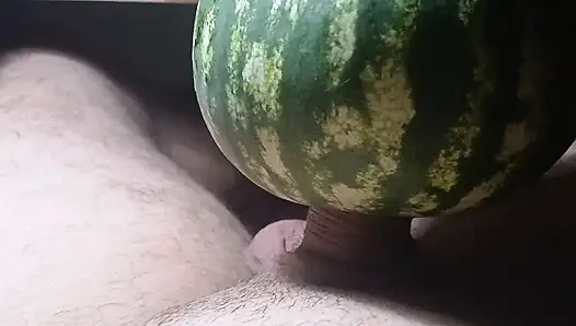 Karpuz çok tatlı ve sulu penisim sevdi!