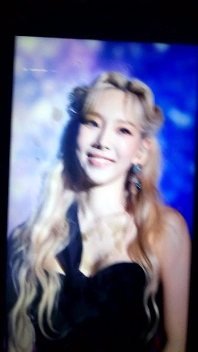 Snsd taeyeon sperma hyllning