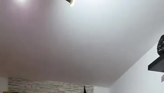 Массаж ступней и удары ногами