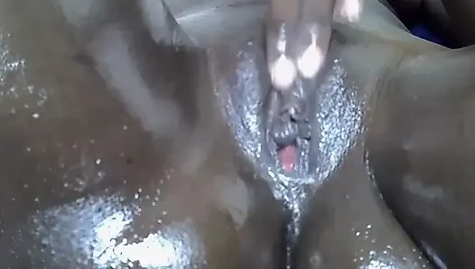 Aku pengen bange kontol besar di memekku