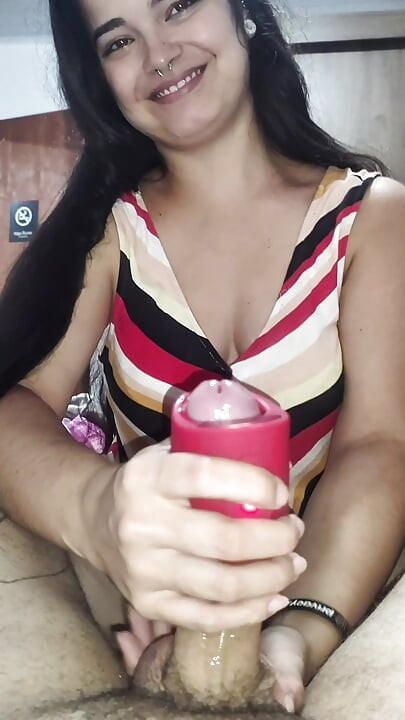 POV - Polla grande y morena caliente masturbando con un coño codicioso