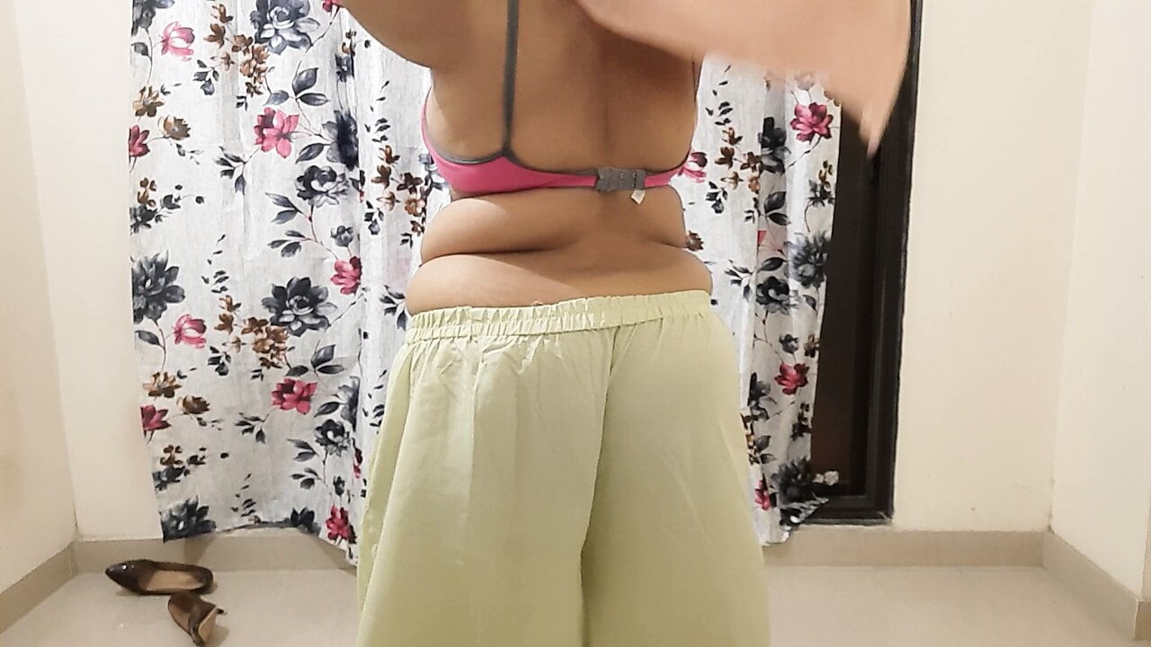 Indian desi bhabhi getting horny for her sex night