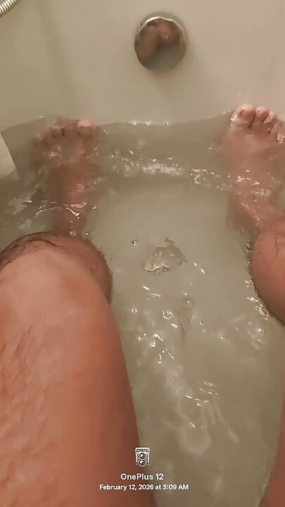 Luxury Cruise Cabin Solo Bathtub Pleasure – Hard Strokes & Slippery Release