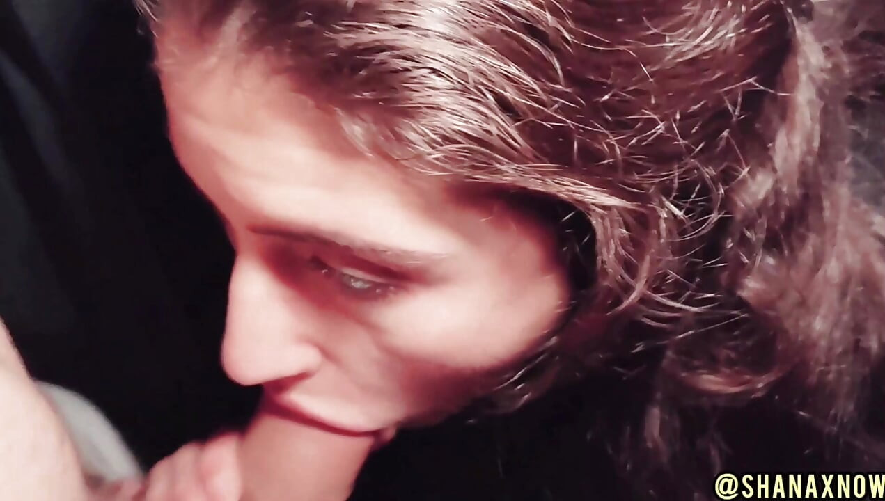 KINGDOM CASTLE BLOWJOB, CUM WALKER & PEE