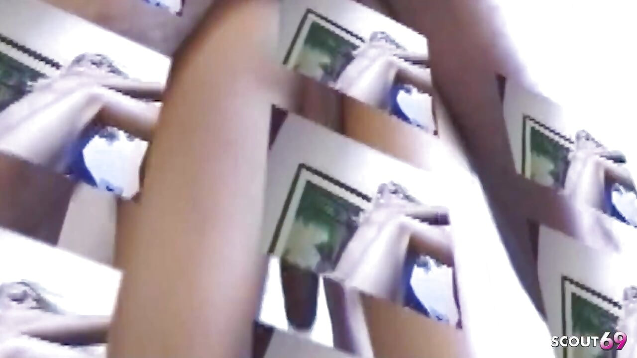 Latino secretamente fode loira magrinha transsexual boneca em apartamento