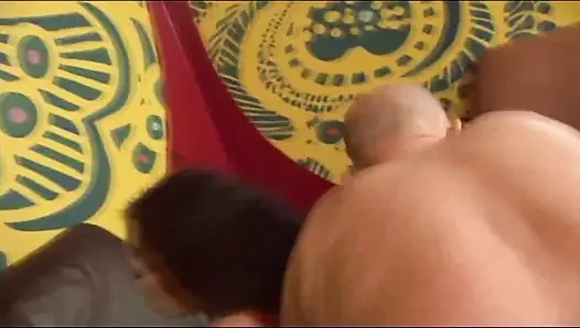 Asyalı kızlar götten büyük yarağı seviyor