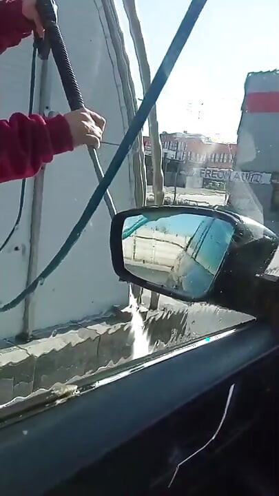 Public masturbate my pussy in the car wash, my husband's handjob in traffic! Part 1