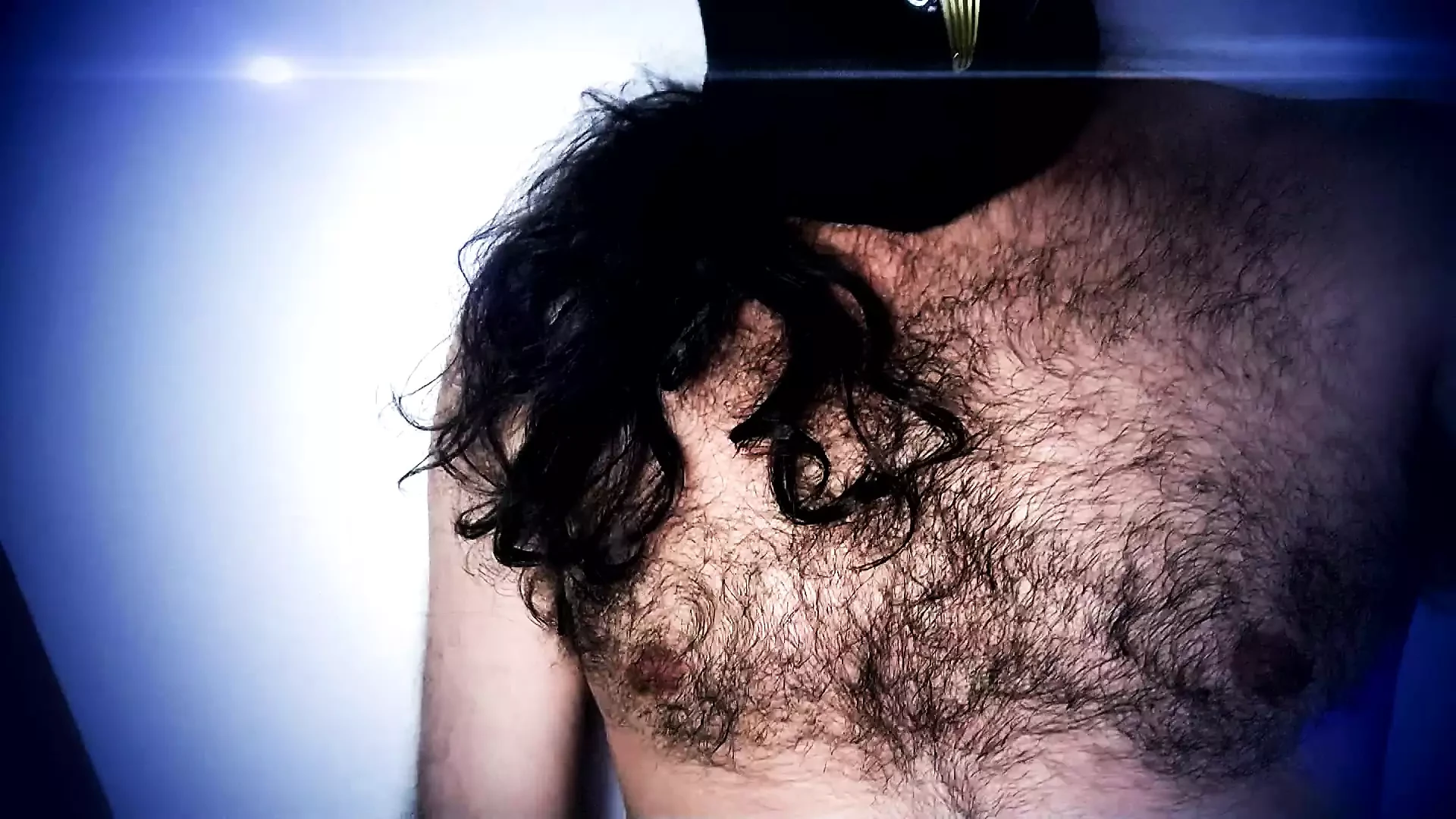 Peluda enmascarada desnuda para ti! ¿Quieres más?