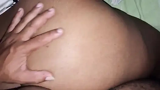 Pastor nimmt die verheiratete schlampe nach hause und fickt ihre enge muschi wie eine eckschlampe.