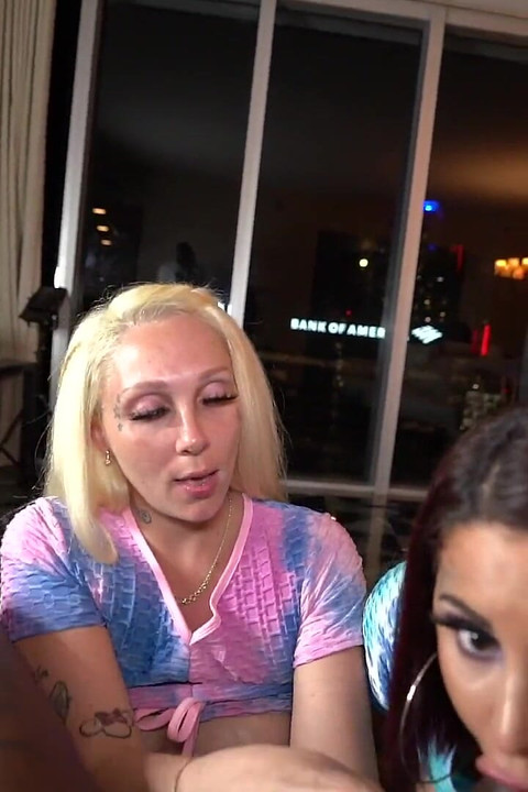 PAWG Baddies Sharing Dick