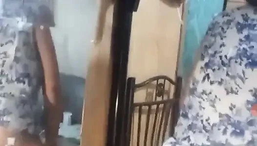Dia ingin di atasku