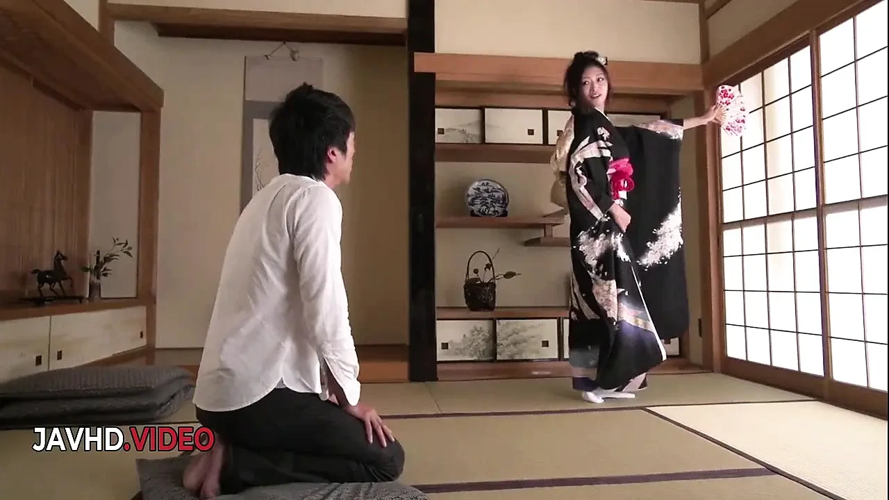 Wild Asian Kimono Babe Gives Mind Blowing Blowjob Video Experience