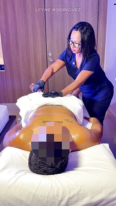 Sensual Massagem Manual Em Primeiro Plano - Cara Amador Grande E Construído Com Final Feliz