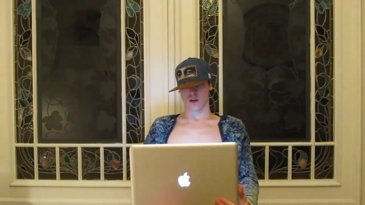 TWINK IS ALWAYS HUNGRY FOR RAW COCK