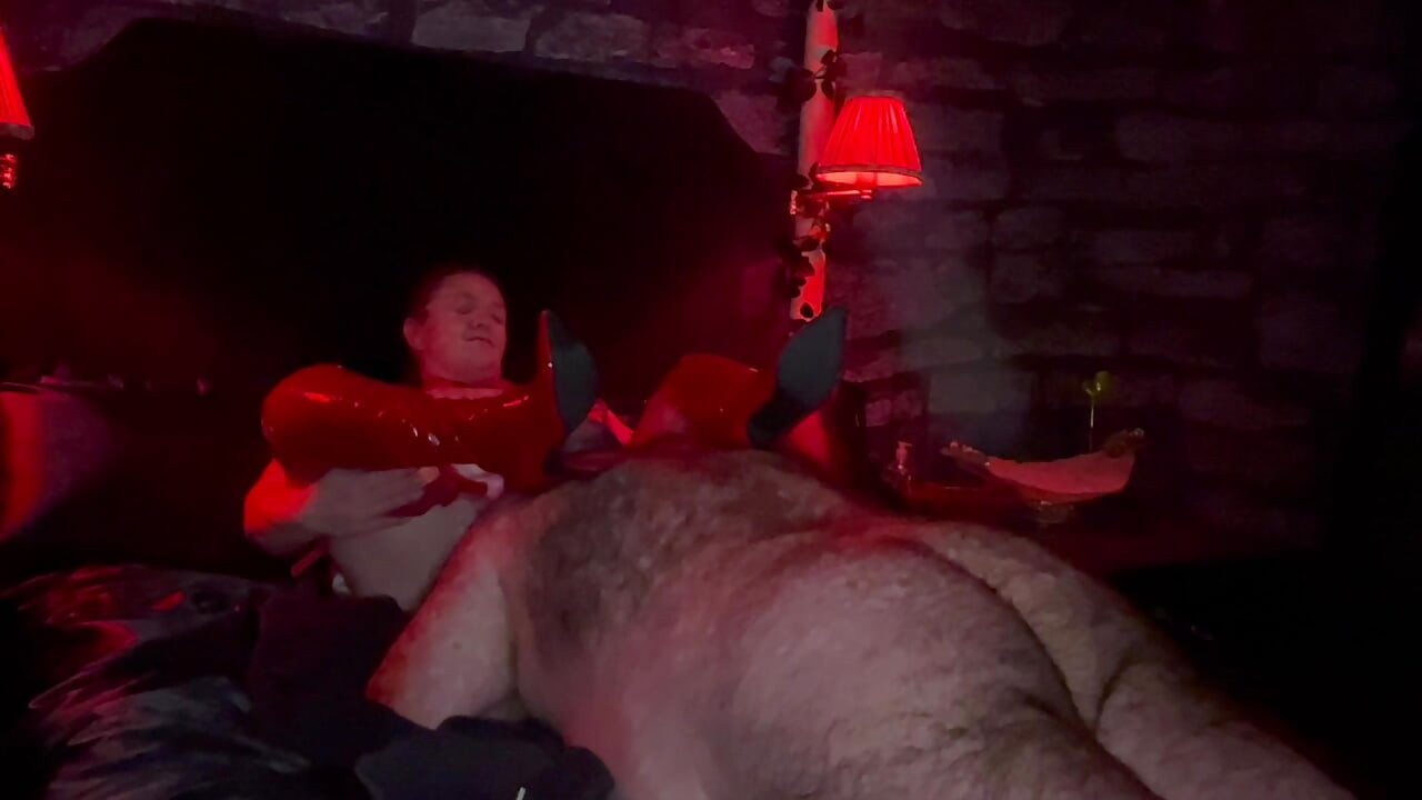 Prvi deo :- Booboo božićni poklon od Domine Satane.